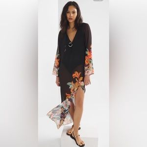 Bundle 🖤WHBM O-Ring Maxi Swim Coverup🧡Victoria's Secret
Mesh Carryall Beach Tote